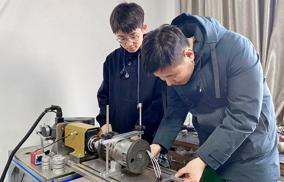 久久機電-技術(shù)研發(fā)